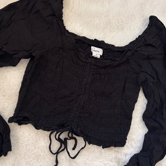 Cropped Black Ribbed Blouse - Picture 4 of 5